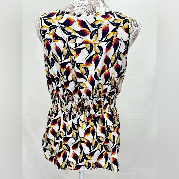 BANANA REPUBLIC White and navy leaf‎ print peplum top size M. - Picture 6 of 12
